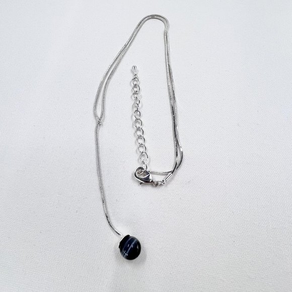 NWOT - Shiny Silver Tone Black Cats Eye Drop Pendant Pull Through 17” Necklace - Picture 6 of 6